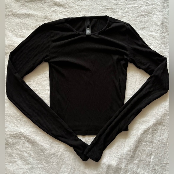 SKIMS Tops - Soft Lounge Long Sleeve In Black XXS
